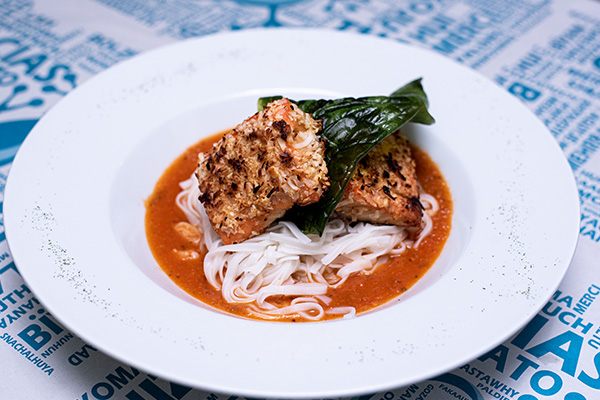 Restaurante hotel cerca villao